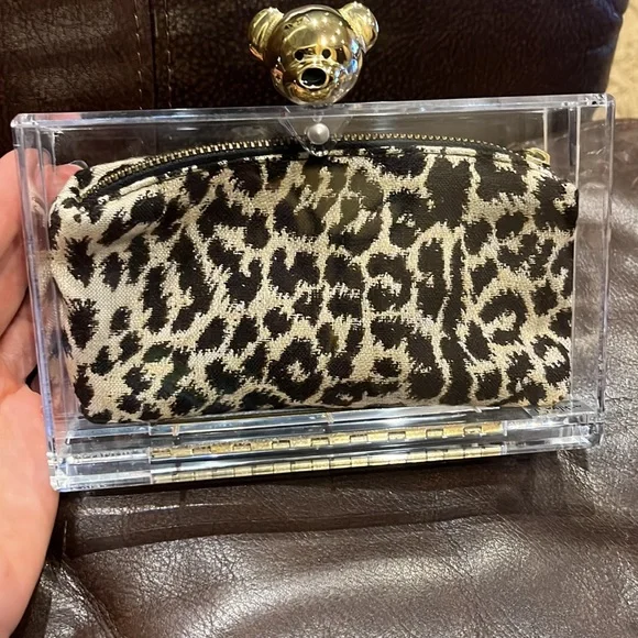 Ashlyn’d lucite clutch with interchangeable pouches - Picture 6 of 7